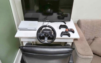 Xbox Full set with 3 controller Table screen and s