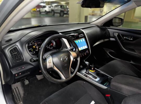 Nissan Altima 2012 Gcc in good condition for sale