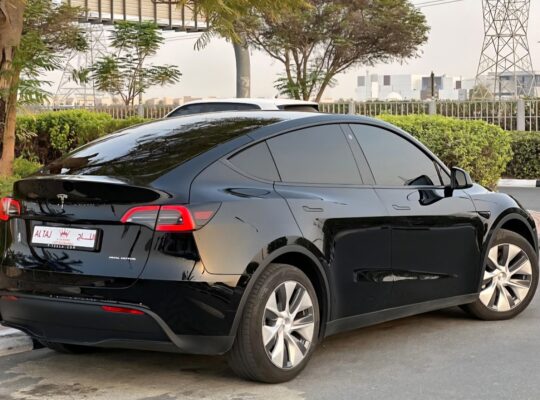 Tesla model Y Long range 2024 Gcc