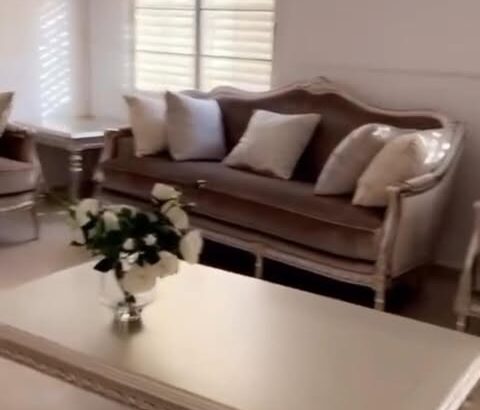 للبيع طقم مجلس فخم من هوم آر اص غير مستعمل نهاااائ
