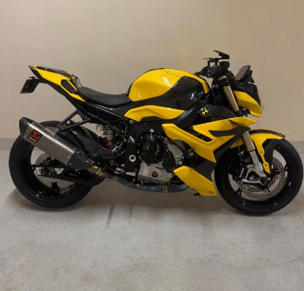 BMW S1000R 2023 GCC Under Warranty For Sale