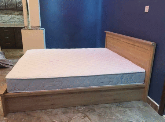 Bed with mattress 180×200 for sale