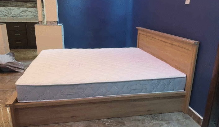 Bed with mattress 180×200 for sale
