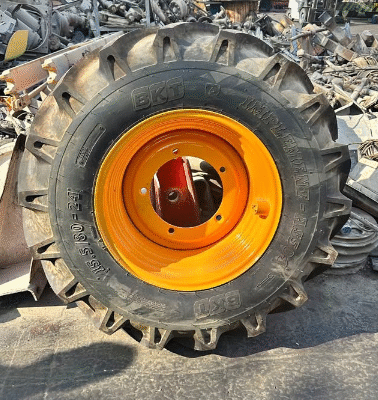 JCB Boomloader tyre & rim for sale
