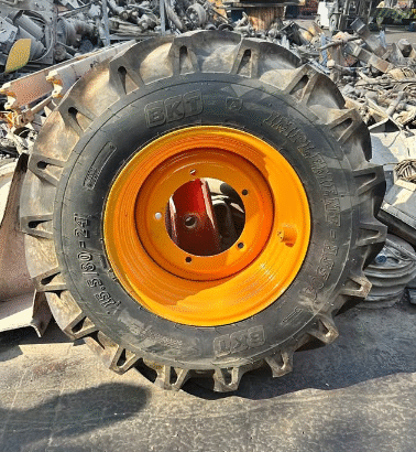 JCB Boomloader tyre & rim for sale