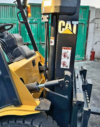 CAT Forklift – 3 TON – 2005 For Sale