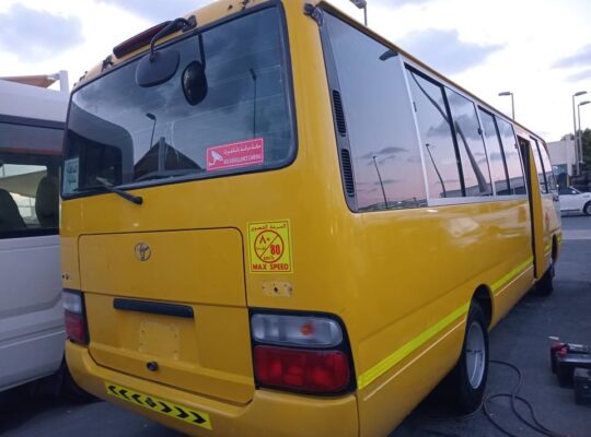 Toyota Coaster 2009 Diesel Gcc In excellent condit