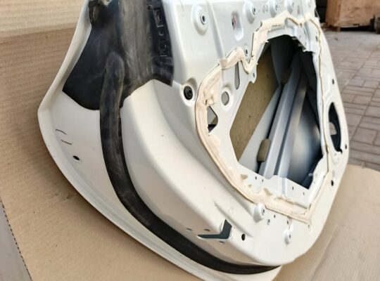 MASERATI QUATTROPORTE M156 GENUINE LEFT REAR DOOR