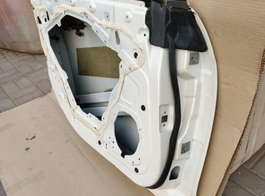 MASERATI QUATTROPORTE M156 GENUINE LEFT REAR DOOR