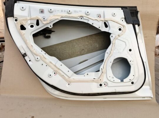 MASERATI QUATTROPORTE M156 GENUINE LEFT REAR DOOR