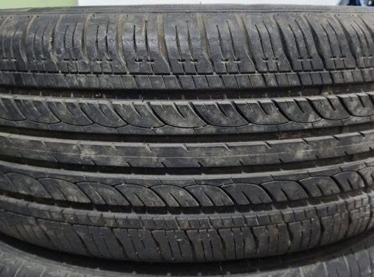 Honda civic tyres with Alloy Rim Good condition fo