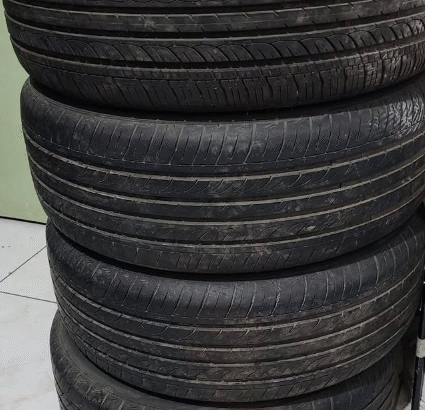 Honda civic tyres with Alloy Rim Good condition fo