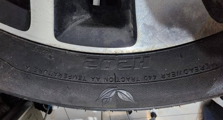 Honda civic tyres with Alloy Rim Good condition fo