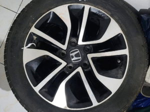 Honda civic tyres with Alloy Rim Good condition fo