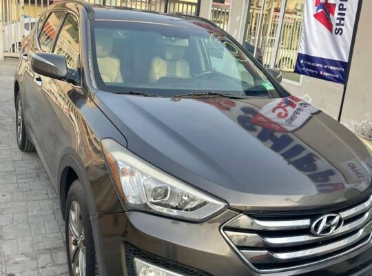 Hyundai Santa F push start 2013 v4 5 seater for sa