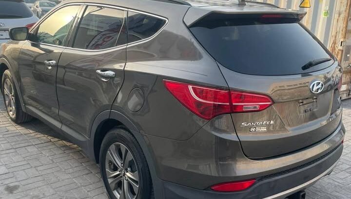 Hyundai Santa F push start 2013 v4 5 seater for sa