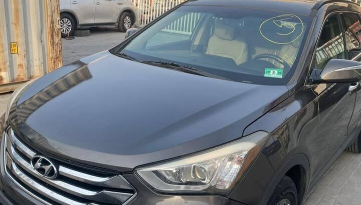 Hyundai Santa F push start 2013 v4 5 seater for sa