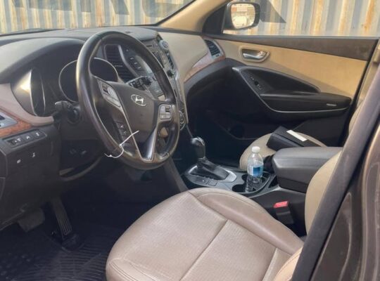 Hyundai Santa F push start 2013 v4 5 seater for sa