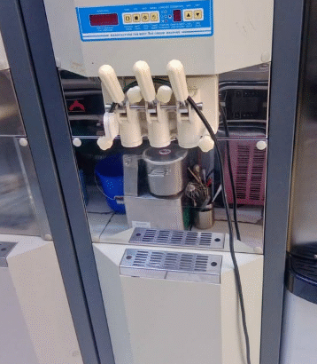 Ice Cream Machine In Perfect Condition For Sale