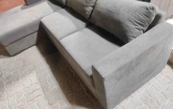 L shape sofa in excellent condition for sale