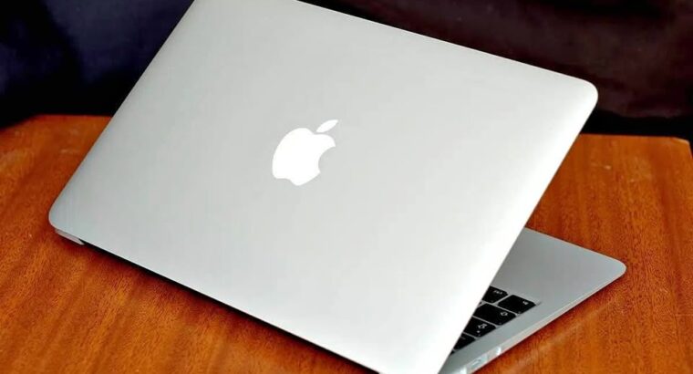 MacBook Air Core i5 1.6GHZ For Sale