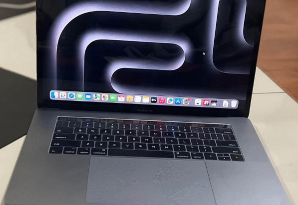 MacBook Pro 2017 15-inch core i7 for sale