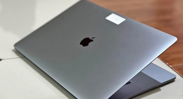 MacBook Pro 2017 15-inch core i7 for sale