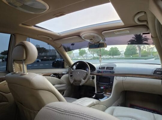 Mercedes E350 2005 GCC Full option For Sale