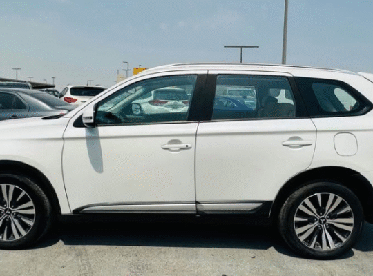 Mitsubishi outlander 2020 (7 seats) for sale