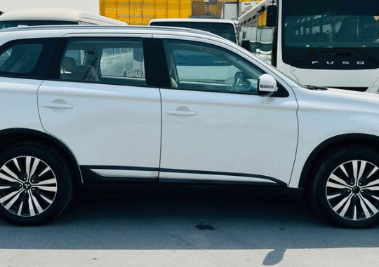 Mitsubishi outlander 2020 (7 seats) for sale