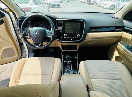 Mitsubishi outlander 2020 (7 seats) for sale