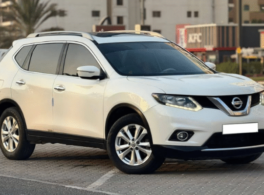 NISSAN X-TRAIL Full option 2015 Gcc in good condit