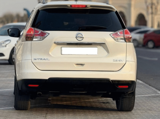NISSAN X-TRAIL Full option 2015 Gcc in good condit