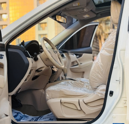 NISSAN X-TRAIL Full option 2015 Gcc in good condit