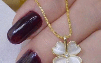 European Style Gold Plated Stone Heart Petal Neckl
