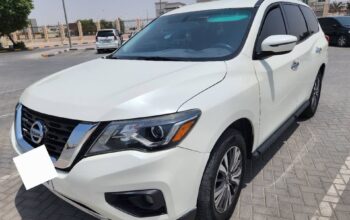 Nissan pathfinder 2018 Gcc in good condition for s
