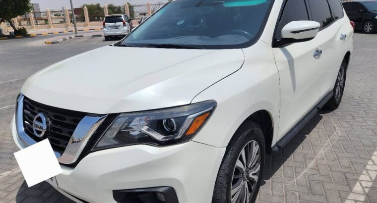 Nissan pathfinder 2018 Gcc in good condition for s