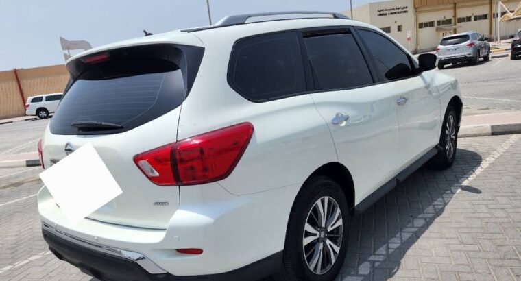 Nissan pathfinder 2018 Gcc in good condition for s