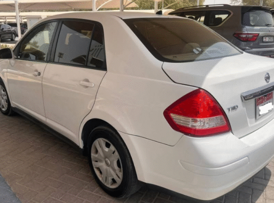Nissan tiida 2011 Gcc in good condition for sale