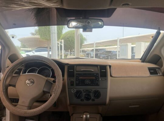 Nissan tiida 2011 Gcc in good condition for sale