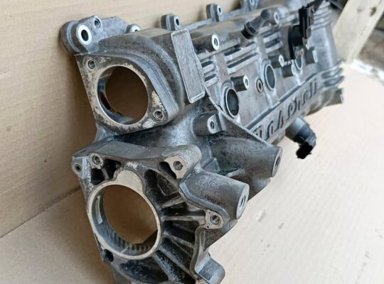 Genuine Right Cylinder Head Cover 3.0L V6 318089 F