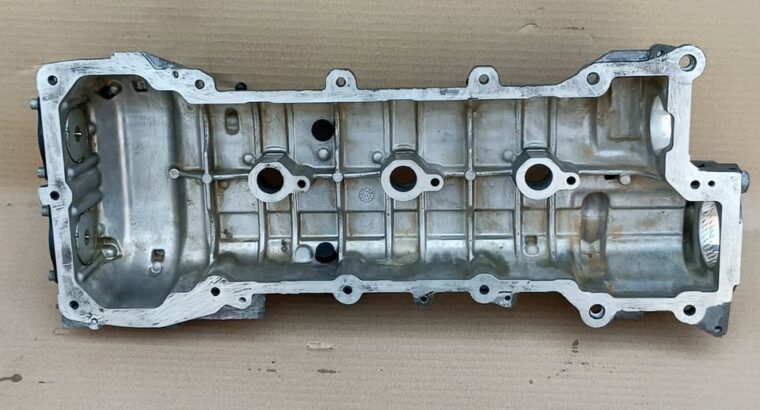 Genuine Right Cylinder Head Cover 3.0L V6 318089 F