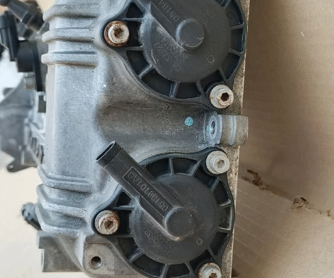 Genuine Right Cylinder Head Cover 3.0L V6 318089 F