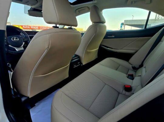 Lexus IS 300T full option 2018 USA imported