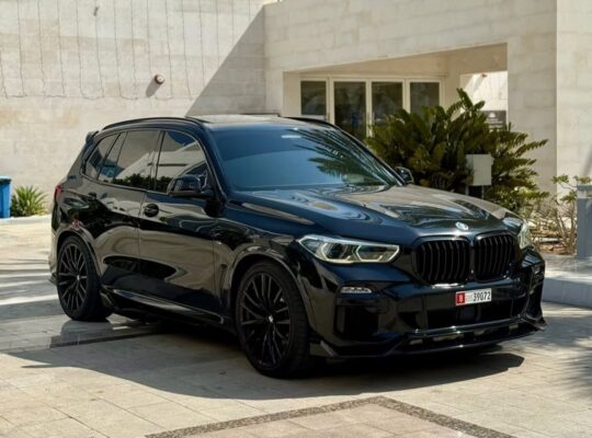 BMW X5 50i full option 2019 Gcc for sale