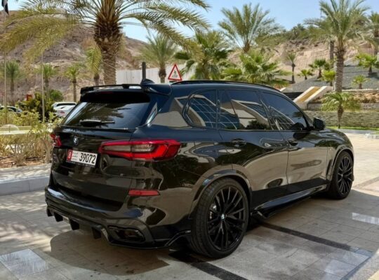 BMW X5 50i full option 2019 Gcc for sale