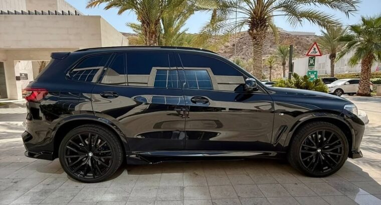 BMW X5 50i full option 2019 Gcc for sale