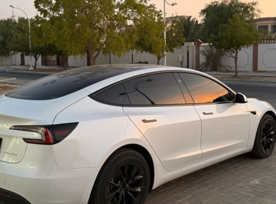 Tesla model 3 long range 2024 Gcc for sale