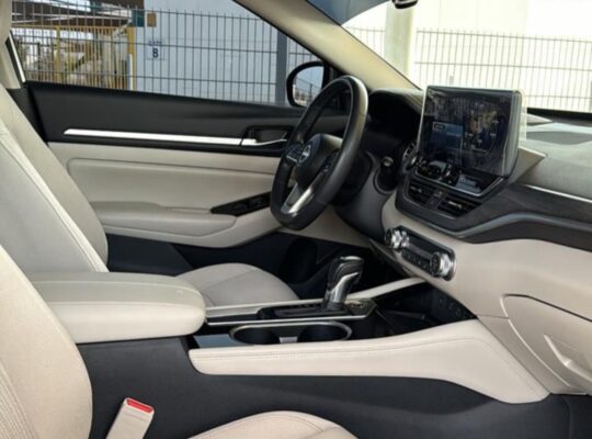 Nissan Altima SV 2023 Gcc for sale