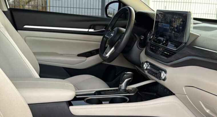 Nissan Altima SV 2023 Gcc for sale
